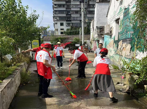 揭陽農(nóng)墾到河南路社區(qū)開展助力“兩清”攻堅行動1.png